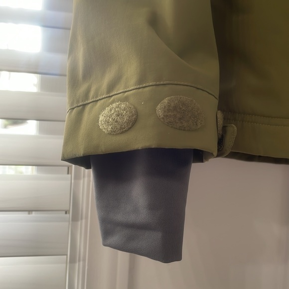 Under Armour Cold Gear/Stormproof Ski Jacket.  Men’s Medium. - Picture 3 of 14